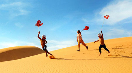 Car rental with private driver from Ho Chi Minh to Mui ne 